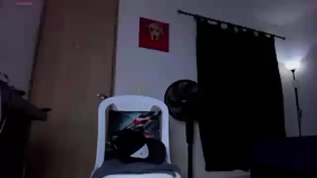 Cloudy_pigDude 라이브 XXX 채팅