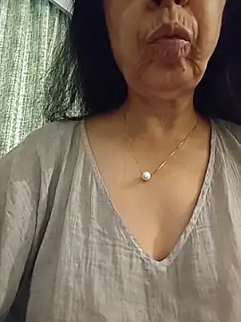 Chat +18 de NakedMILFx ao vivo