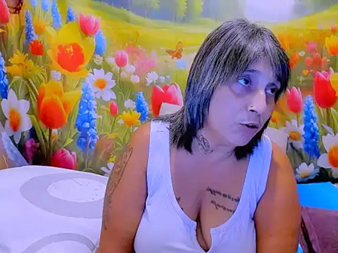 indianroxy Adlı Modelin Canlı XXX Sohbeti