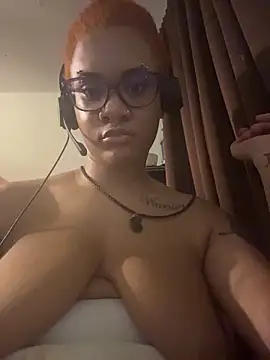 Živý XXX chat nickytheehawtie