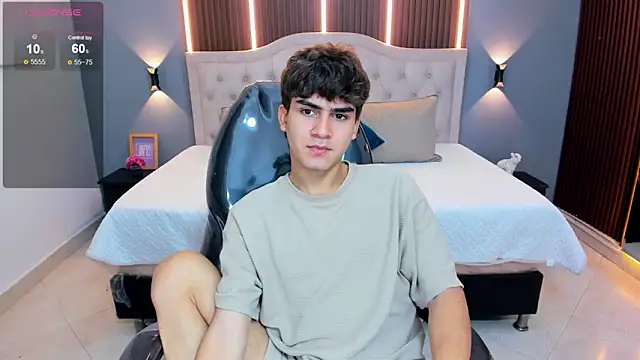 دردشة Tommy18__ الجنسية المباشرة