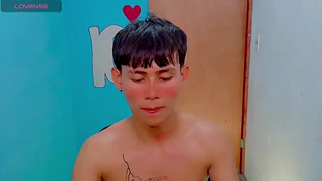 XXX chat uživo modela tanjiro_cute