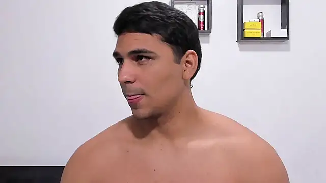 XXX chat uživo modela noah_belami