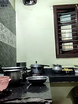 yamini1431 Webcam Show