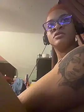 Czat XXX na żywo – nickytheehawtie