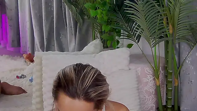 IsabelleEthan: απευθείας συνομιλία ΧΧΧ