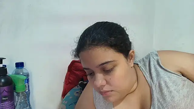 Chat +18 de luisahot_9727 ao vivo