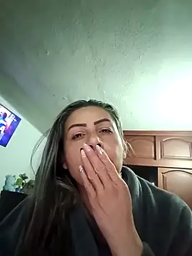 maynor_1998 Adlı Modelin Canlı XXX Sohbeti