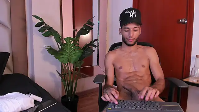 Thiagoferreti's Live XXX Chat