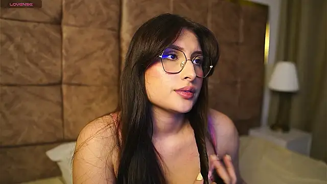 Daisha_Riley Adlı Modelin Canlı XXX Sohbeti