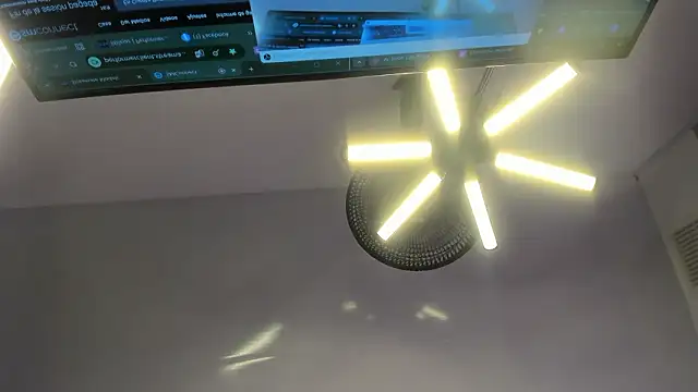 LittleeJaz Chat XXX in diretta