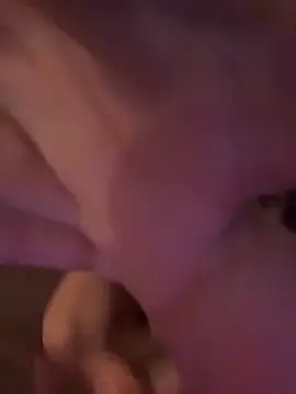 Chat +18 de Reine_du_Vice84 ao vivo