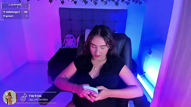 Вебкам-шоу charlotte_keyss