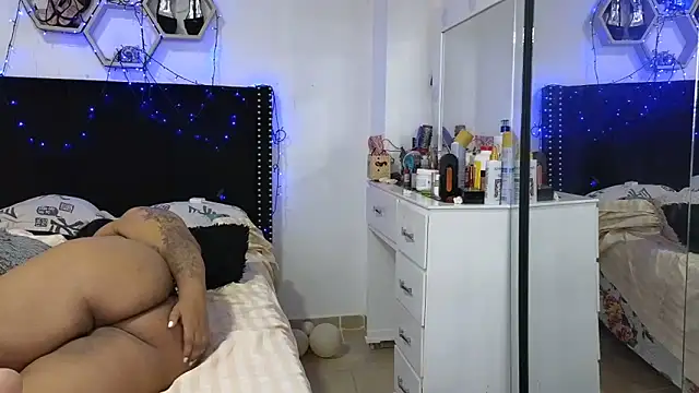 charlotte_077: онлайн-секс-чат