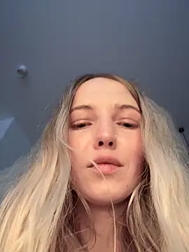 Chatroom XXX en direct de Adelina0001