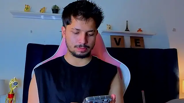 عرض كام Issac_james_