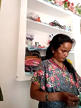 kiiuu_sexe: διαδικτυακό σόου στην κάμερα