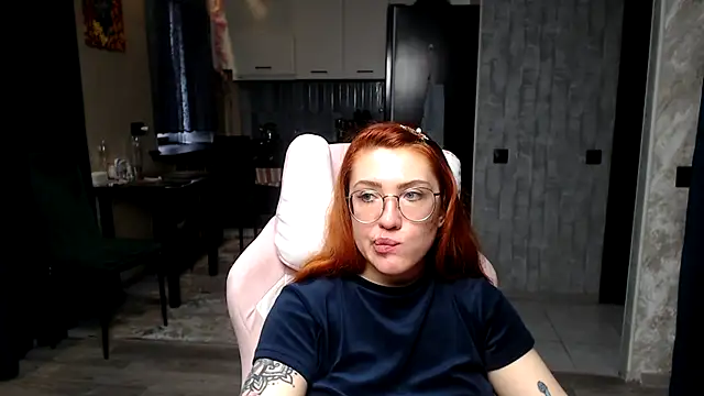 Reginasmilee Adlı Modelin Canlı XXX Sohbeti