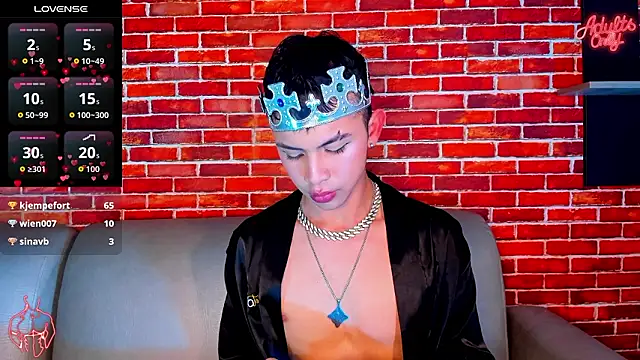 Prince_Apolo Show in webcam