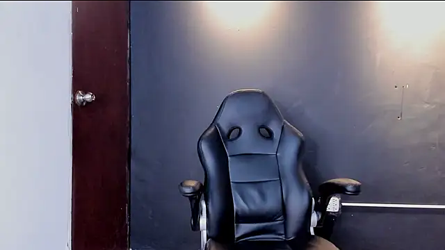 Floyd212_Vibes: διαδικτυακό σόου στην κάμερα