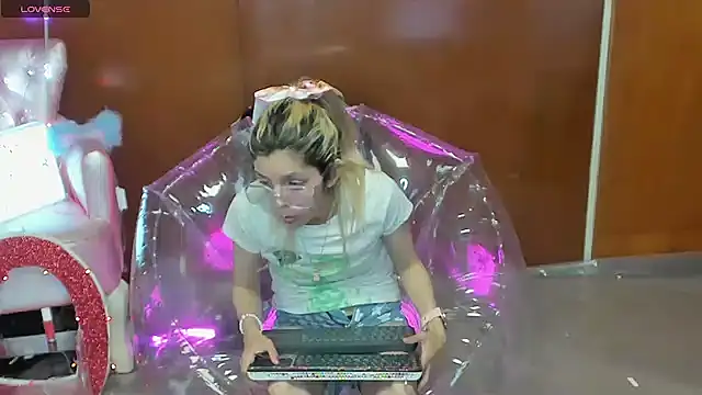 Skinygirln Live XXX chat