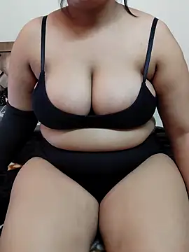 angel_monika élő XXX-chatje