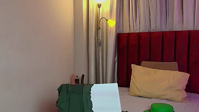 Zamira_Taylor Adlı Modelin Canlı XXX Sohbeti