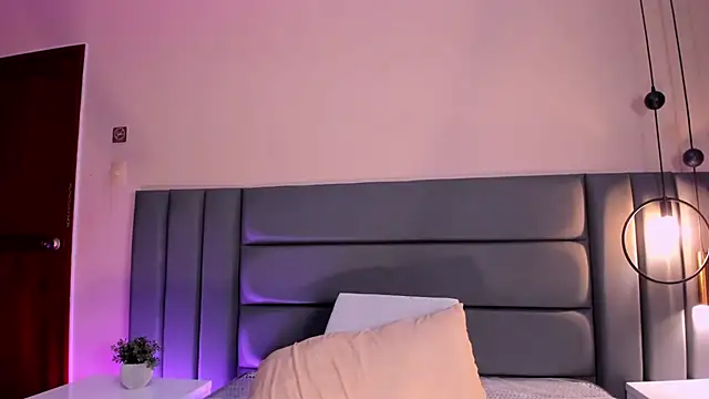 AndraCyruss Adlı Modelin Canlı XXX Sohbeti