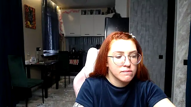 Reginasmilee Chat XXX in diretta