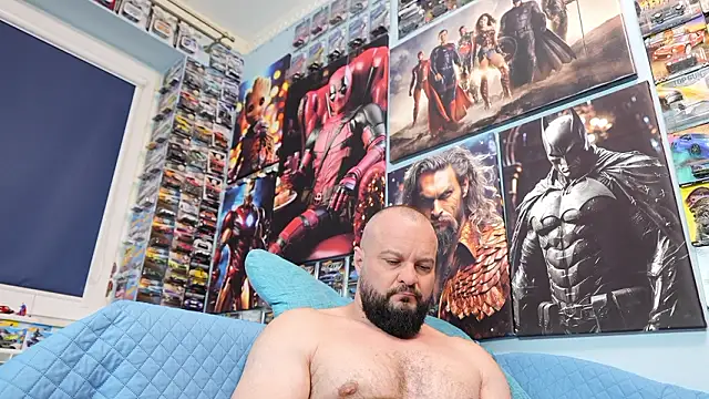 Muscle_Bear élő XXX-chatje