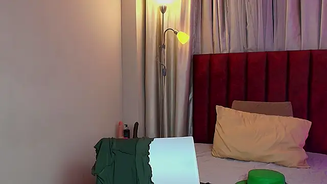 Zamira_Taylor Live XXX-Chat