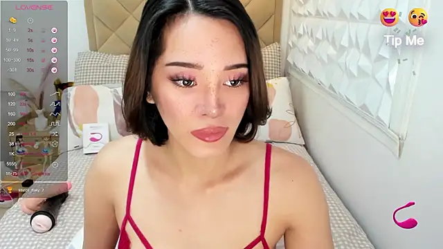 TsHeartXxx webcam show