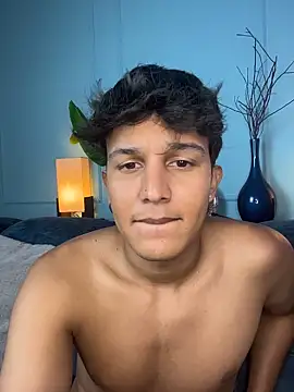 Leo_Savage_ Show Webcam