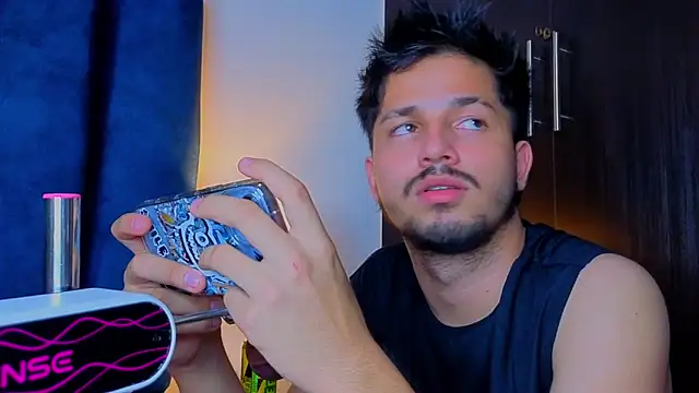 Issac_james_: απευθείας συνομιλία ΧΧΧ