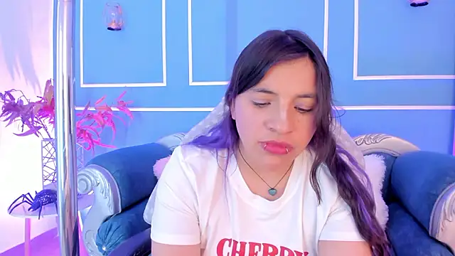 TaraTaylorr's Live XXX Chat