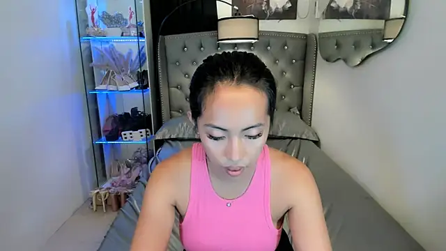 reighnempress Show Webcam