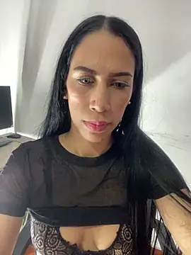 isa_rousse25 live XXX chat