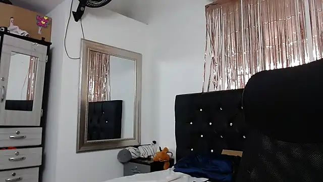 Baby_hornyJM Adlı Modelin Canlı XXX Sohbeti