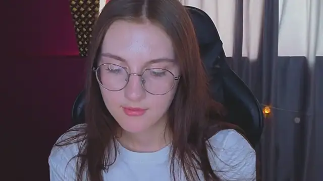 VixenLight Adlı Modelin Canlı XXX Sohbeti