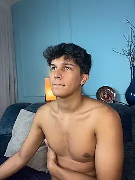 Leo_Savage_ élő XXX-chatje