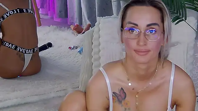 IsabelleEthan Webcam show