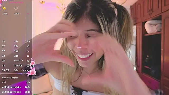 Chat +18 de NATAASHA___ ao vivo