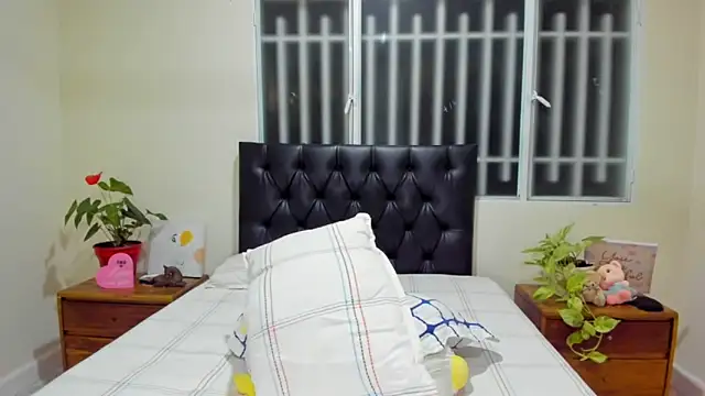 Chat +18 de Alessandra_01 ao vivo