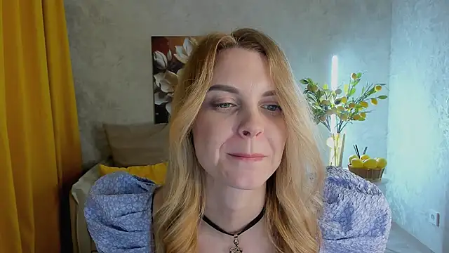 LunaFlinn Chat XXX in diretta