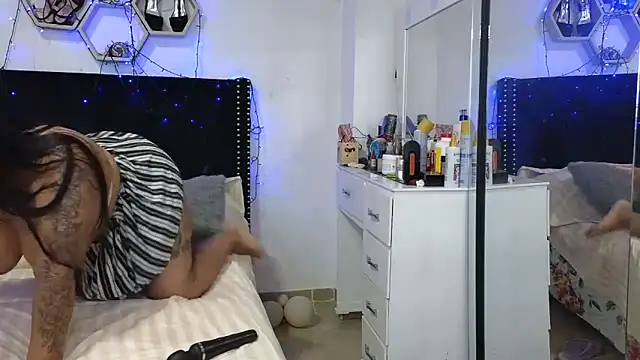 charlotte_077 Chat XXX in diretta