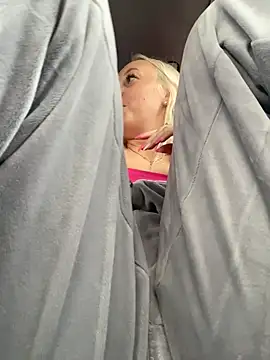 แชท XXX สดของ MerlinDave