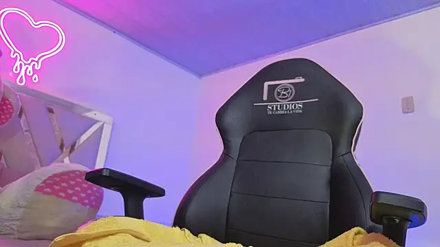 saaya_tay Adlı Modelin Canlı XXX Sohbeti