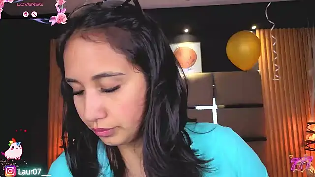 Lauroberts7 Live XXX-Chat