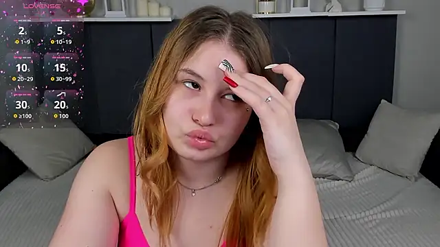 MilanaXHoney Adlı Modelin Canlı XXX Sohbeti