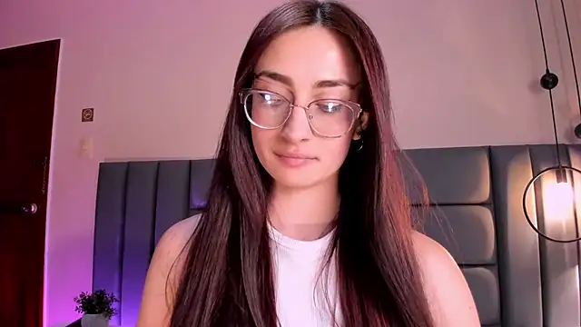 AndraCyruss Adlı Modelin Canlı XXX Sohbeti